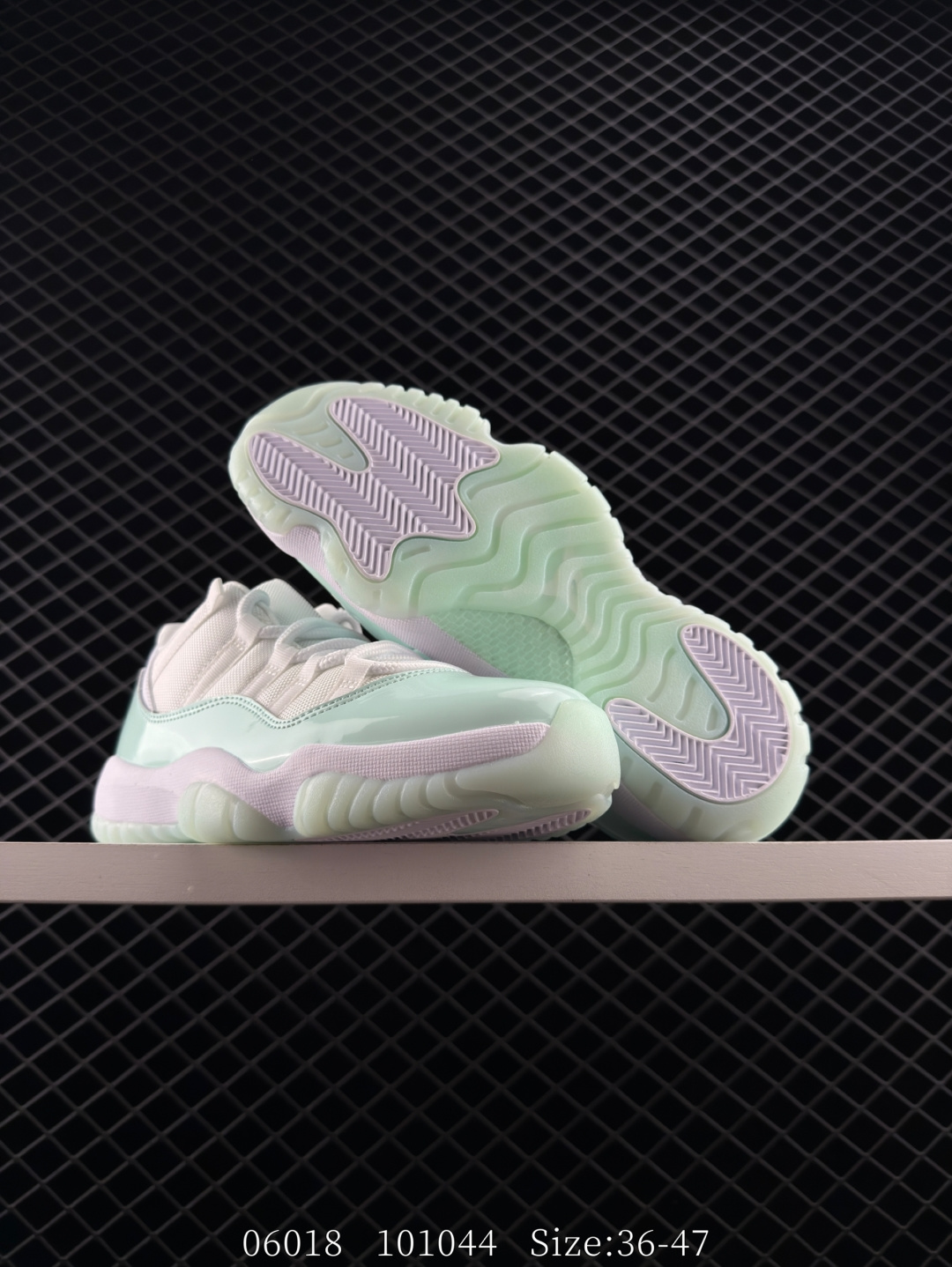 Nike Air Jordan 11 Retro Low